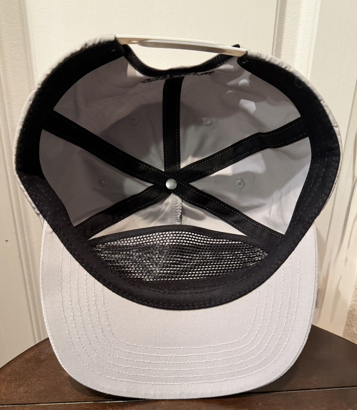 Kaws × Supreme Supreme x Kaws Chalk Logo 5-Panel Hat Light Gray Snapback Size ONE SIZE - 5 Thumbnail