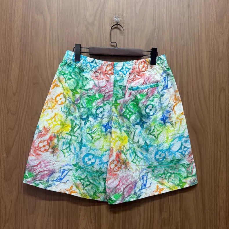 Louis Vuitton Louis Vuitton Three-flower crayon flower full print shorts Size US 42 / EU 58 - 2 Thumbnail