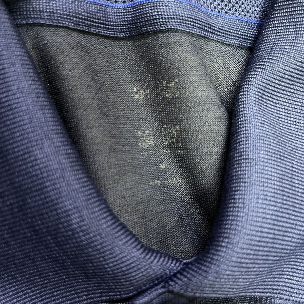 Uniqlo Uniqlo Polyester Polo Shirt Size US S / EU 44-46 / 1 - 6 Thumbnail