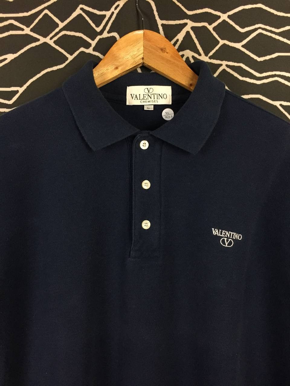 Valentino Vtg Valentino Chemises Embroidered Logo Polo Shirt Size US L / EU 52-54 / 3 - 3 Thumbnail