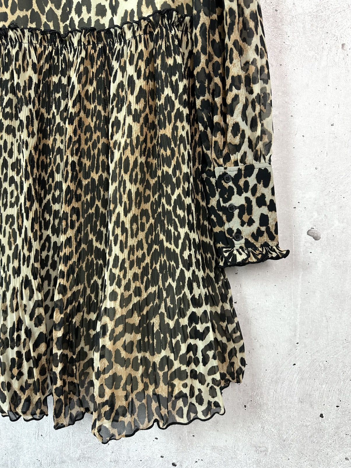 Ganni Ganni Leopard Midi Pleated Long Sleeve Dress Size XS / US 0-2 / IT 36-38 - 4 Thumbnail