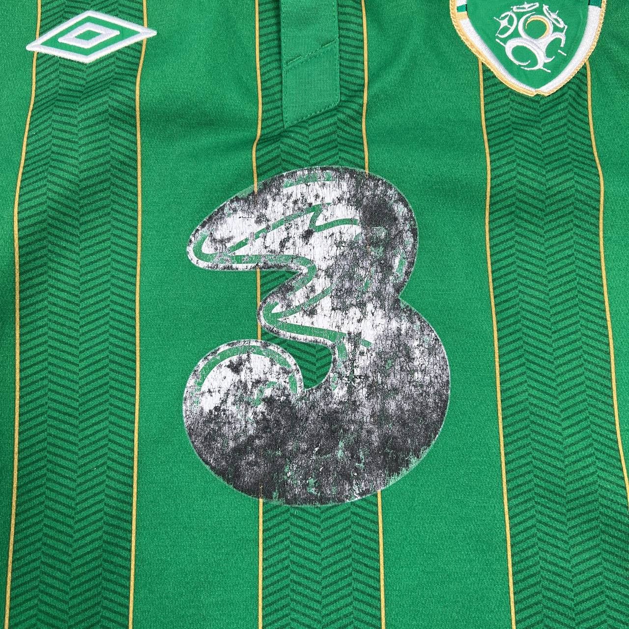 Umbro MEN'S Vintage Umbro Ireland National Soccer Football Jersey Size US S / EU 44-46 / 1 - 4 Thumbnail