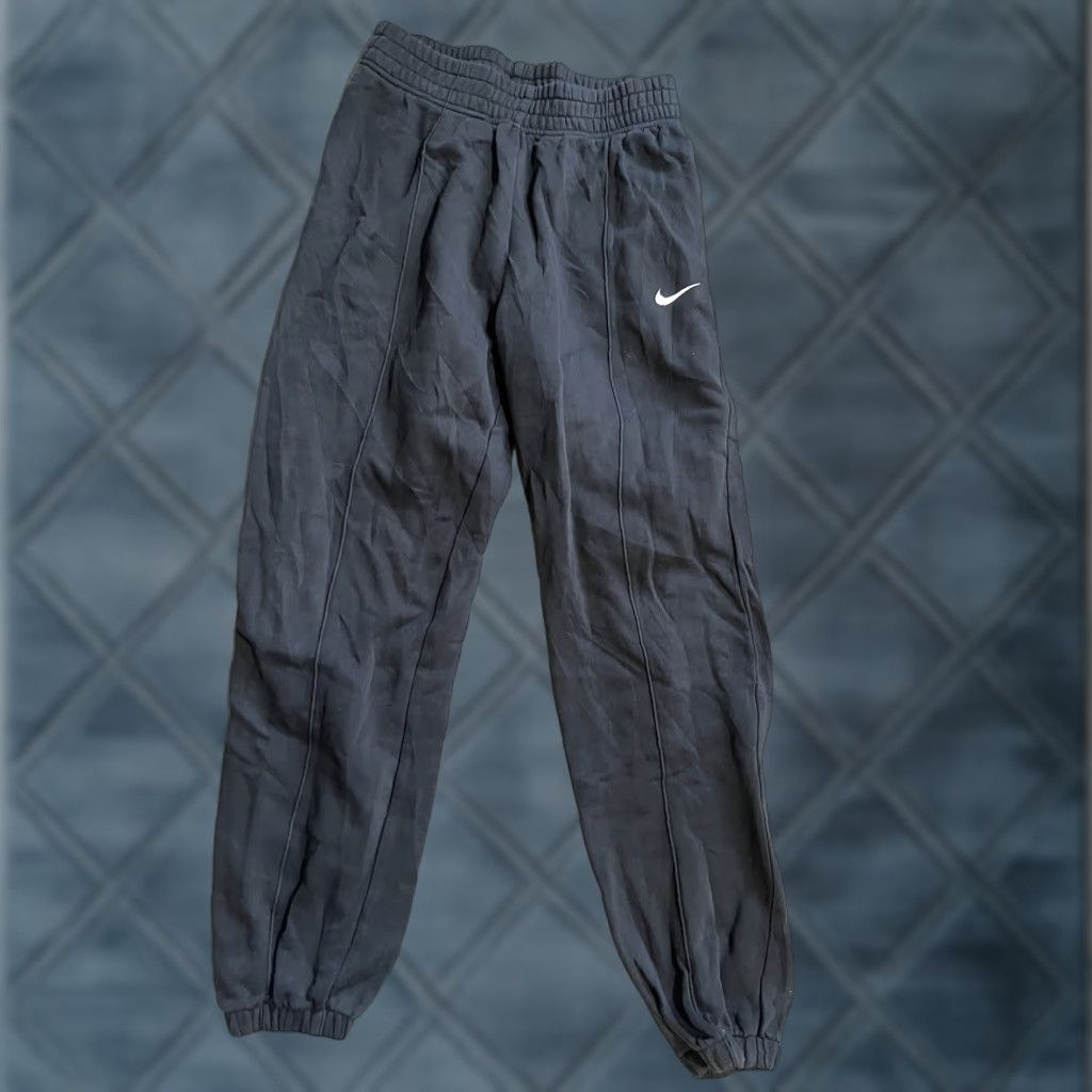 Nike NIKE Sportswear Essential Fleece Pants Women’s S Black Nike Pants Women S Black Athletic Tapered Sweatpants Features Pockets Adjustable Waist Size 28" / US 6 / IT 42 - 1 Thumbnail
