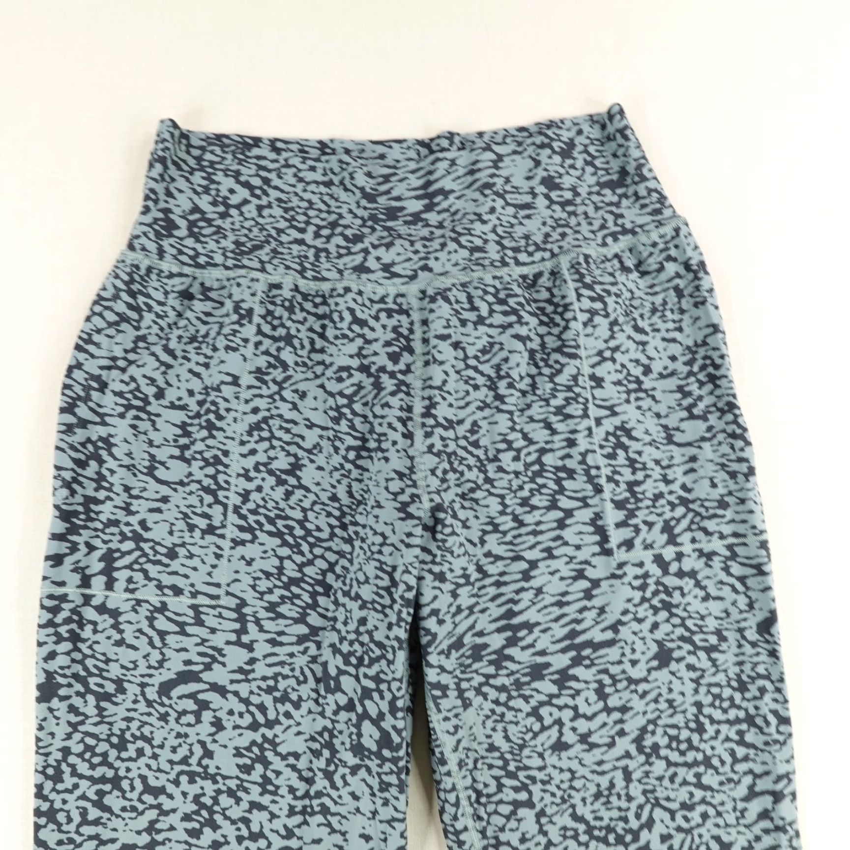 Athleta Athleta Pants Women's Large Blue Black Elation Jogger Animal Print Performance Size 36" / US 14 / IT 50 - 2 Thumbnail