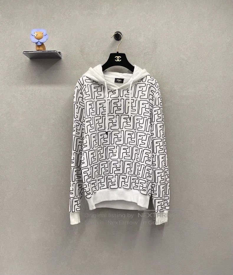 Fendi Fendi White Hooded Sweatshirt Size US S / EU 44-46 / 1 - 1 Thumbnail