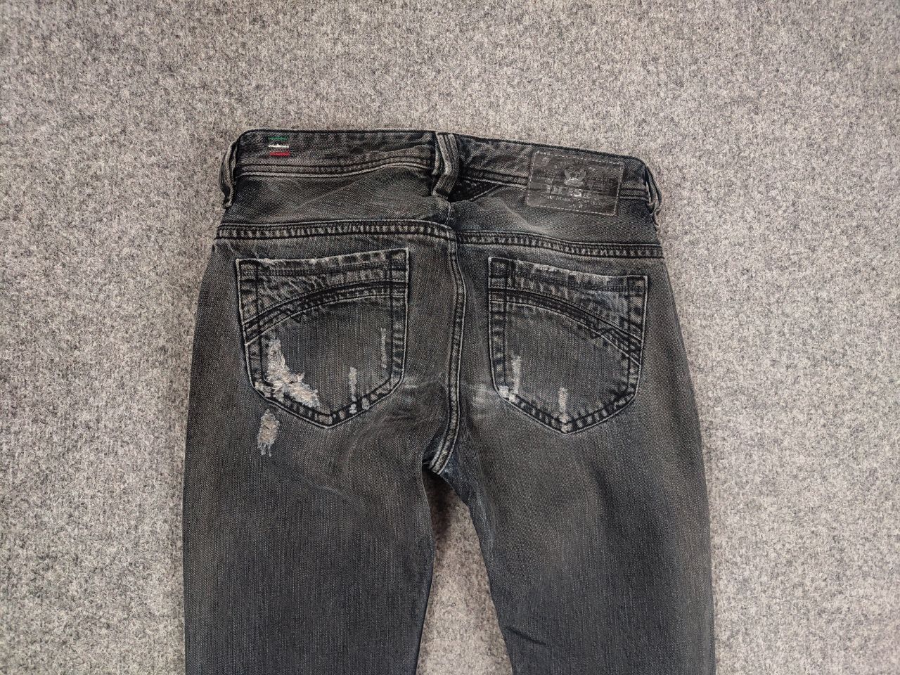 Diesel Diesel Thanaz Vintage Waxed Distressed Denim Jeans l.g.b. Size US 30 / EU 46 - 10 Thumbnail