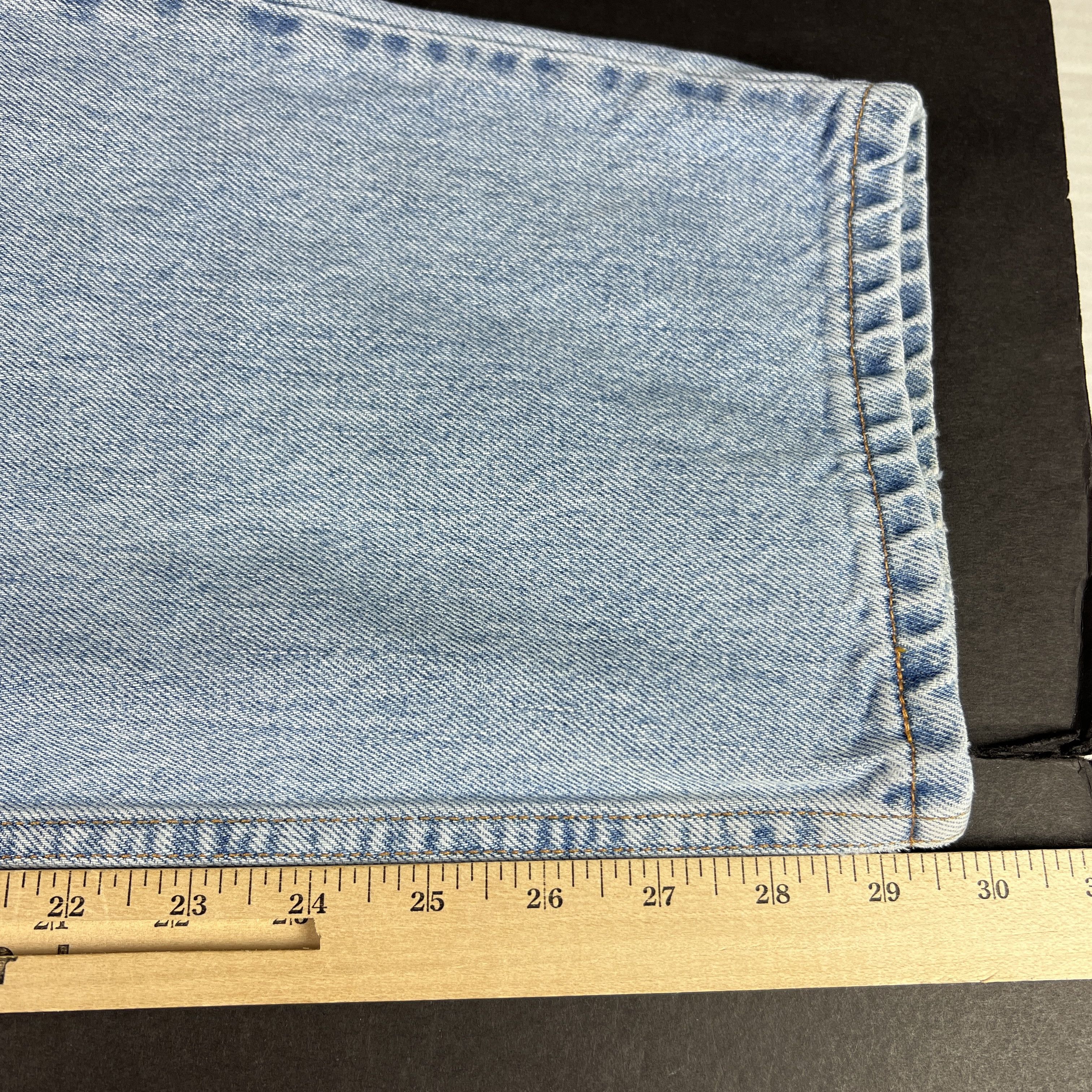 Levi's × Vintage VTG 90s Levi's Jeans 550 Relaxed Light Blue Faded Denim Size US 37 - 18 Thumbnail