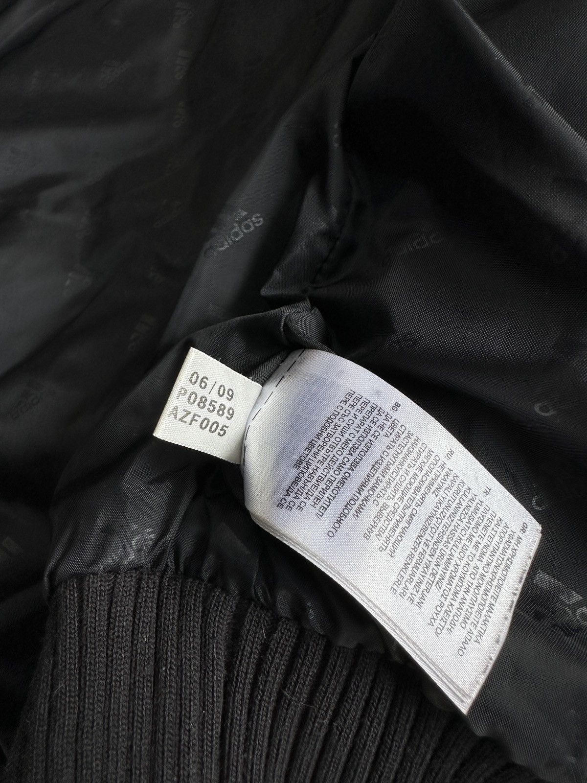 Adidas Vintage ADIDAS Y2K Puffer Bomber Jacket Black 3 Stripes Size M / US 6-8 / IT 42-44 - 15 Thumbnail