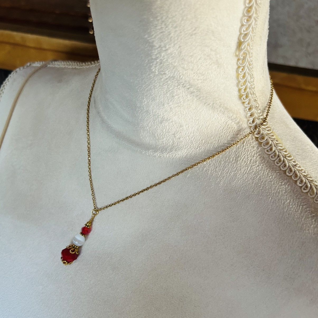Handmade Handcrafted vintage beaded cat eye glass pendant necklace Size ONE SIZE - 3 Thumbnail