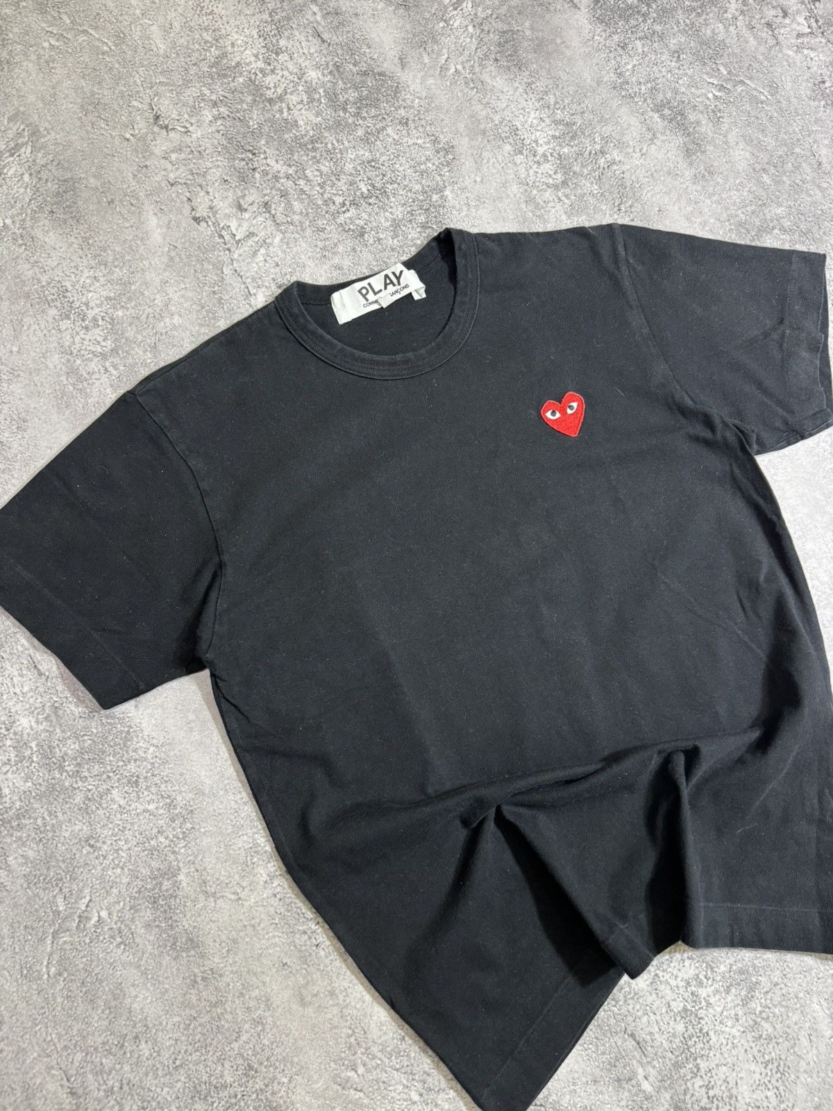 Comme des Garcons PLAY × Designer × Japanese Brand Play Comme des garçons heart logo designer Japanese tee Size US M / EU 48-50 / 2 - 2 Thumbnail