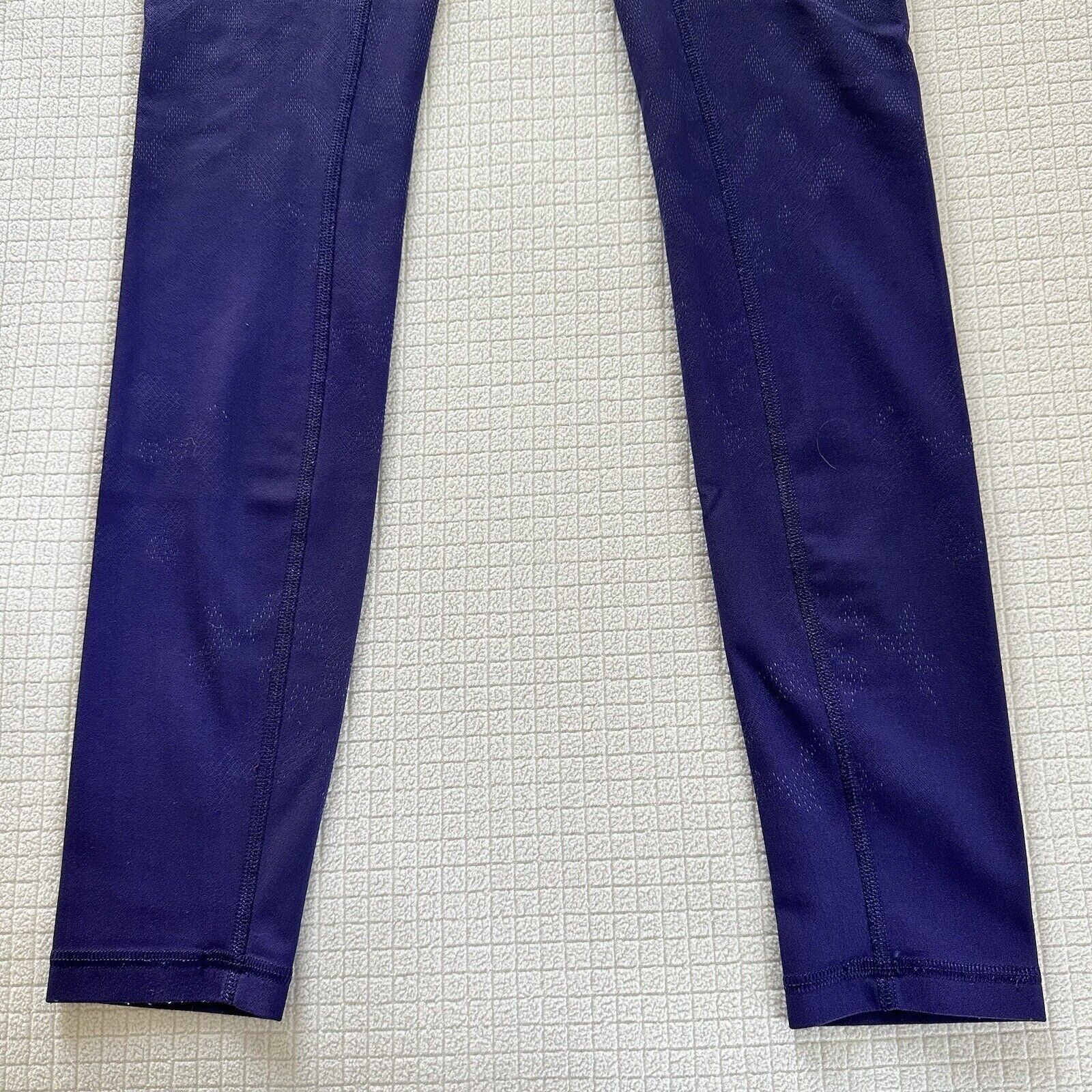 Lululemon Lululemon Hi Rise Tight 28" Camo Midnight Orchid Purple US6 Size 28" / US 6 / IT 42 - 4 Thumbnail