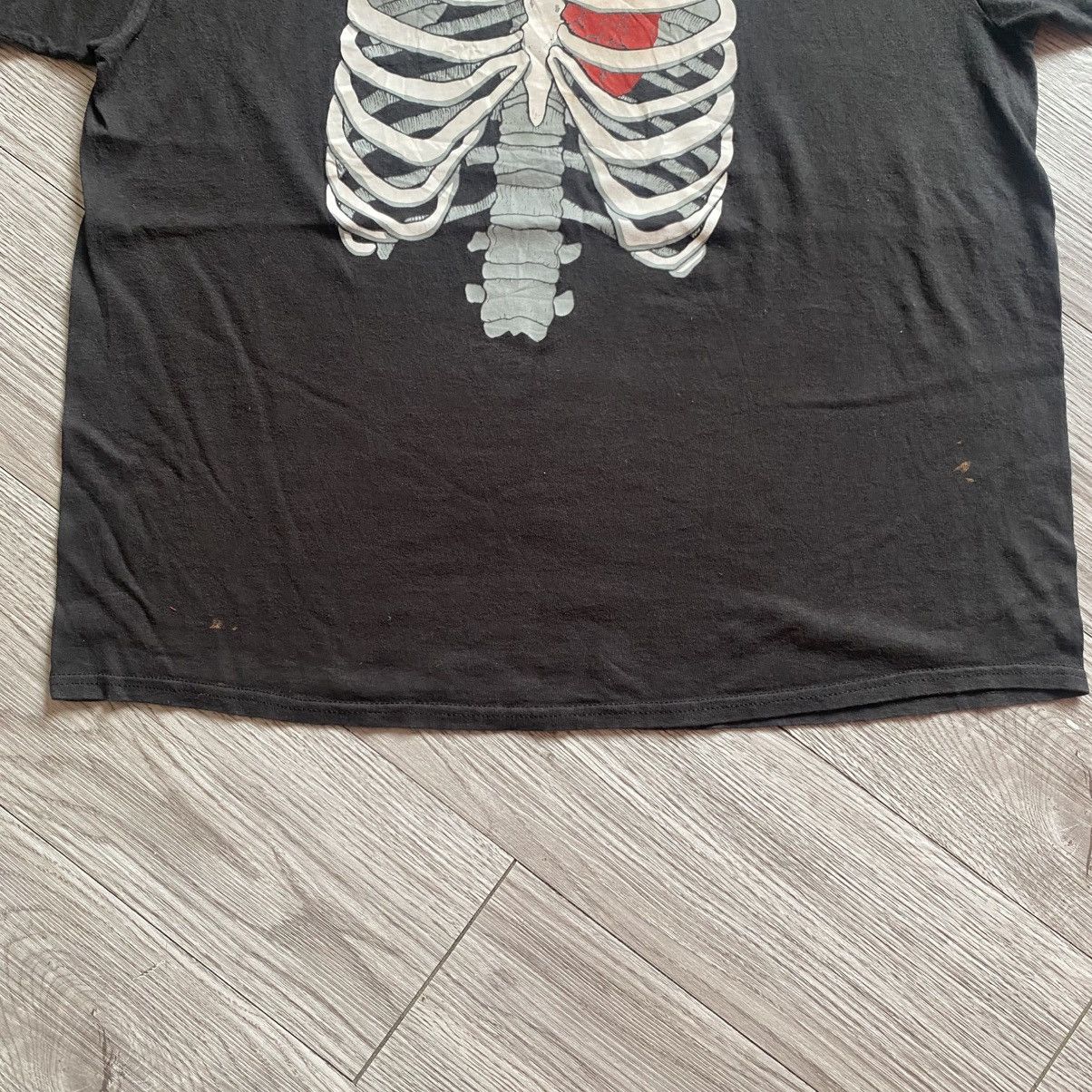 Japanese Brand Big bone Skeleton skull tshirt Size US XL / EU 56 / 4 - 3 Thumbnail