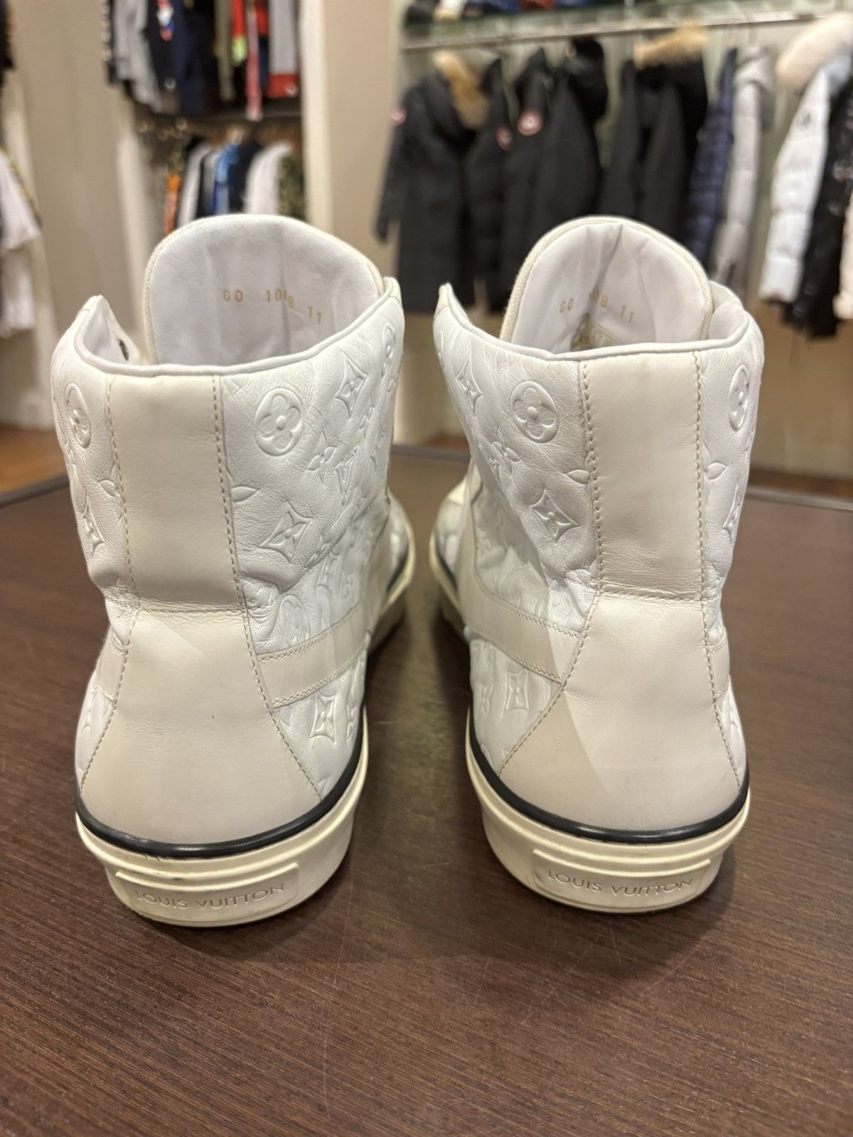 Louis Vuitton Louis Vuitton White Leather Trainers Size US 11 / EU 44 - 3 Thumbnail