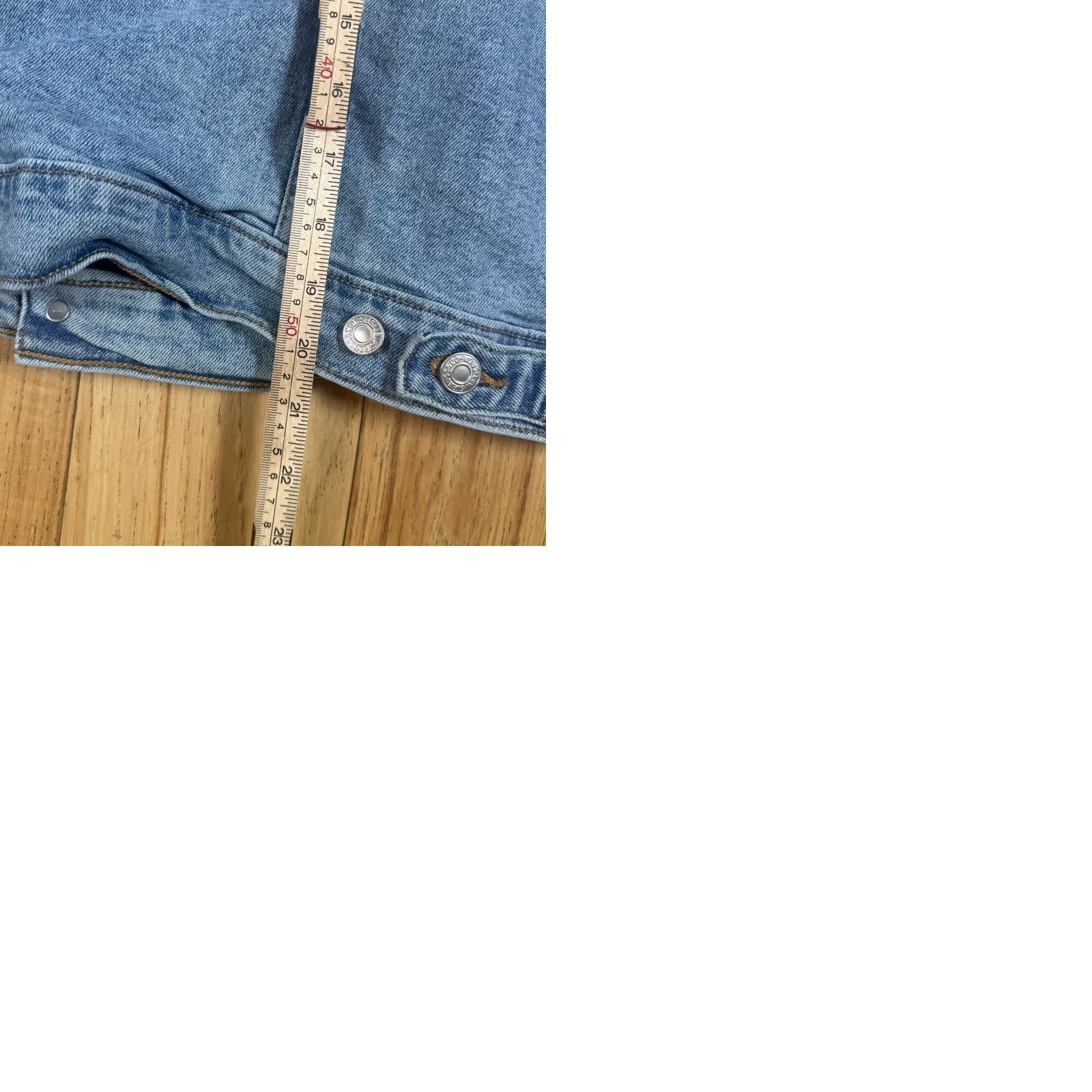 Levi's VINTAGE Levi’s Denim Trucker Jacket Women’s XL Button Light Wash Size XL / US 12-14 / IT 48-50 - 9 Thumbnail