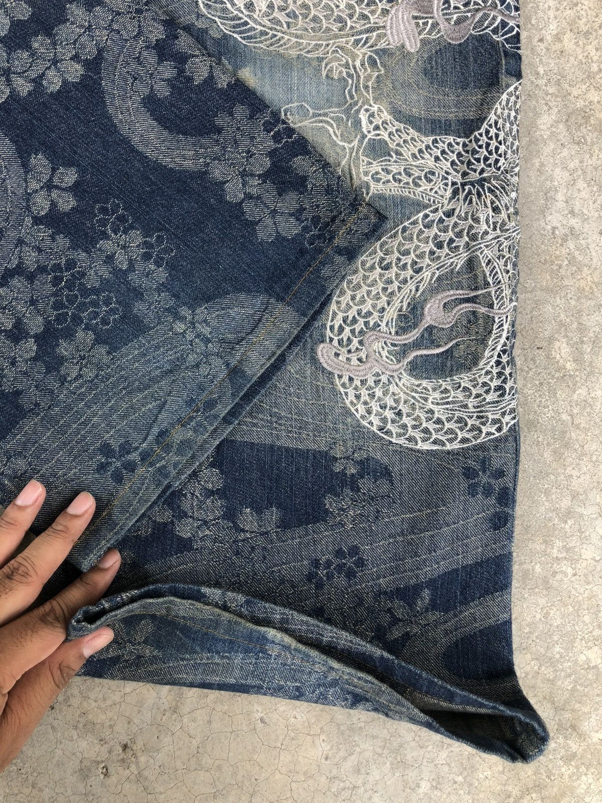 Karakuri Tamashii Karakuri Tamashii Embroidered Jeans Distressed Jeans Size US 39 - 13 Thumbnail