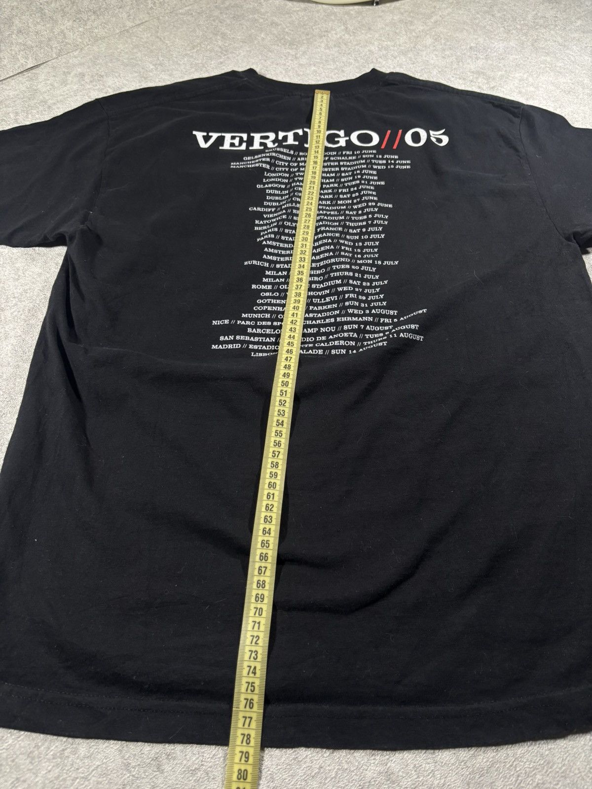 Band Tees Vertigo 2005 tour made in USA Size US XL / EU 56 / 4 - 8 Thumbnail