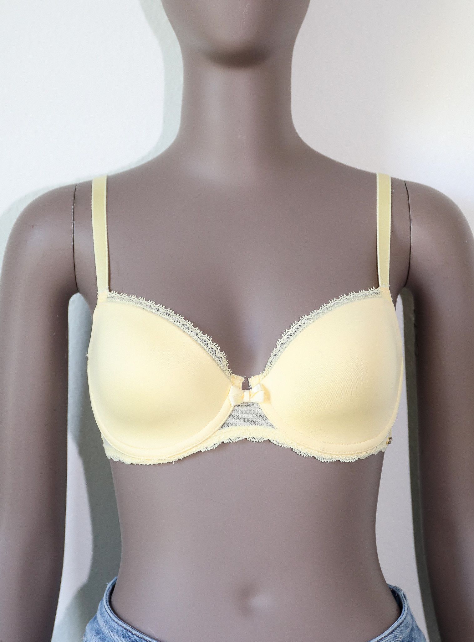 Vintage Chantelle Yellow Lace Mesh TShirt Bra Lingerie Size 30DD Size S / US 4 / IT 40 - 1 Thumbnail