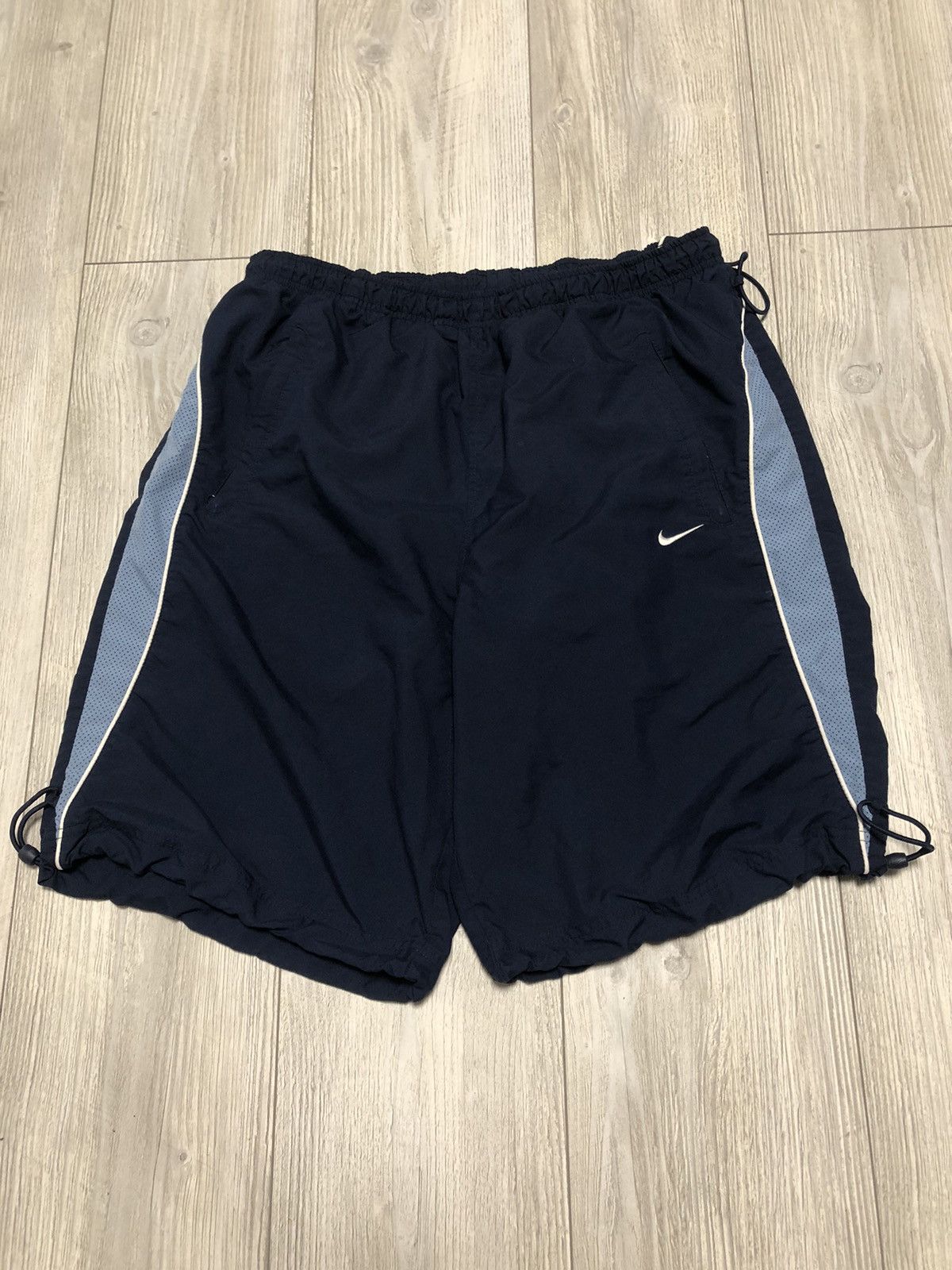 Nike Vintage Nike Nylon Shorts Drill Swoosh Y2K Size US 36 / EU 52 - 1 Thumbnail