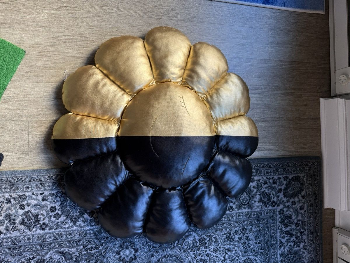 Takashi Murakami Takashi Murakami x HIKARU Gold Black Flower Plush 1M Size ONE SIZE - 2 Thumbnail