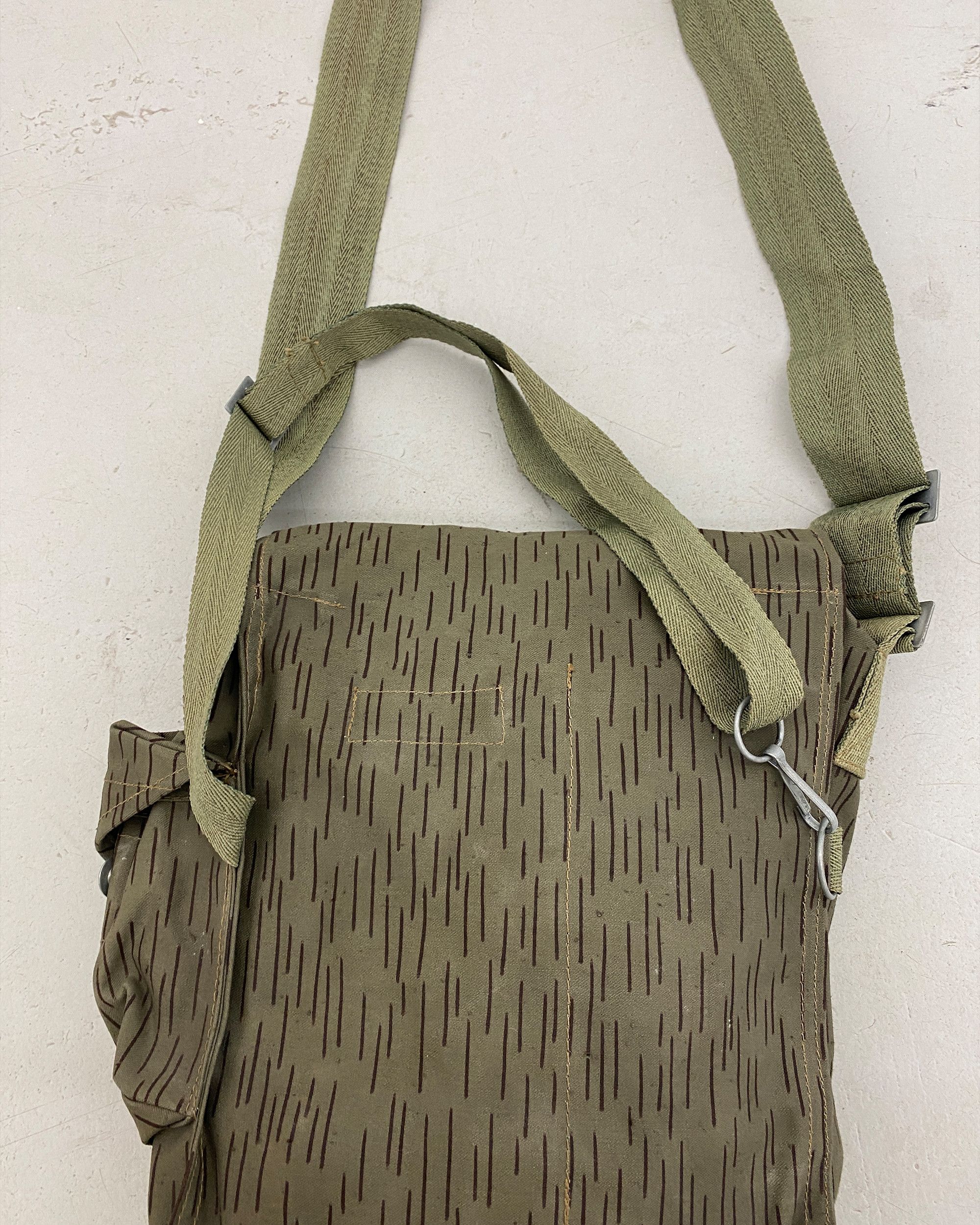 Vintage 1960s NVA Camo Gas Mask UTV Bag Size ONE SIZE - 6 Thumbnail