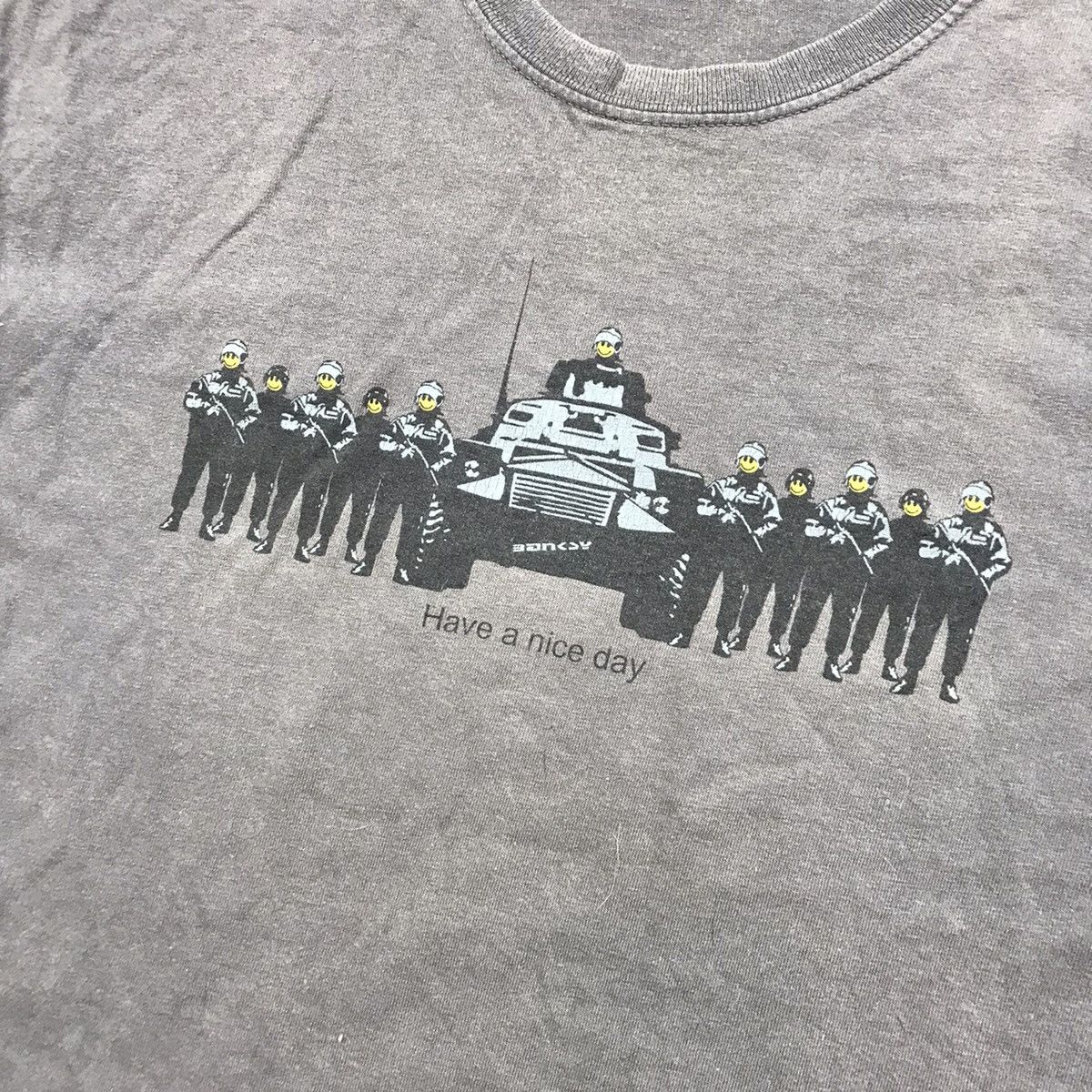 Vintage Vintage 90s Sun Faded Graphic Tee Streetwear Grunge Baggy L Size US L / EU 52-54 / 3 - 4 Thumbnail