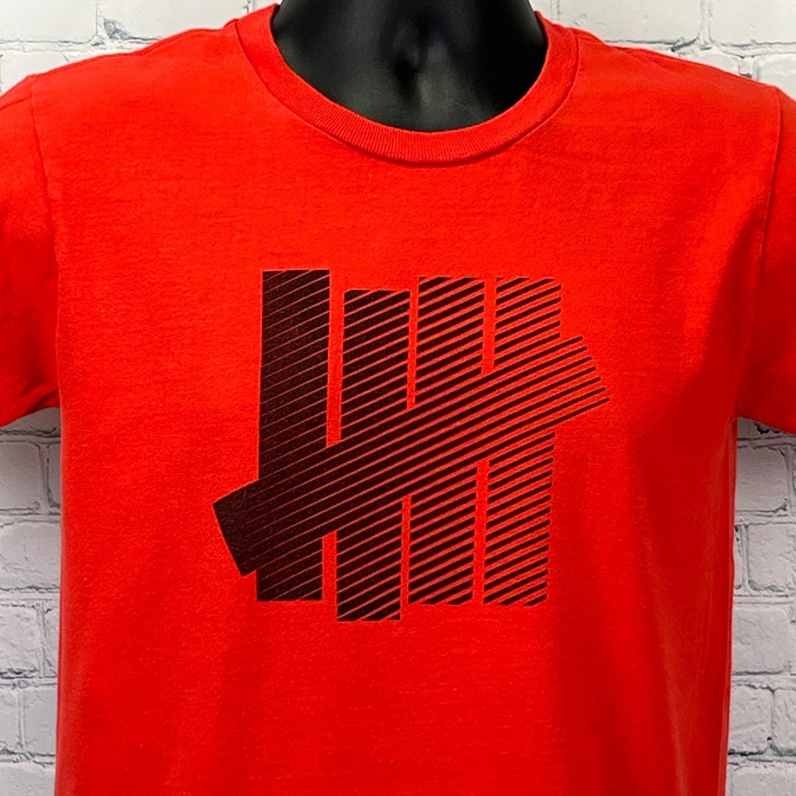 Undefeated Undefeated 5 Strikes Logo T Shirt Red UNDFTD Streetwear S Size US S / EU 44-46 / 1 - 1 Thumbnail