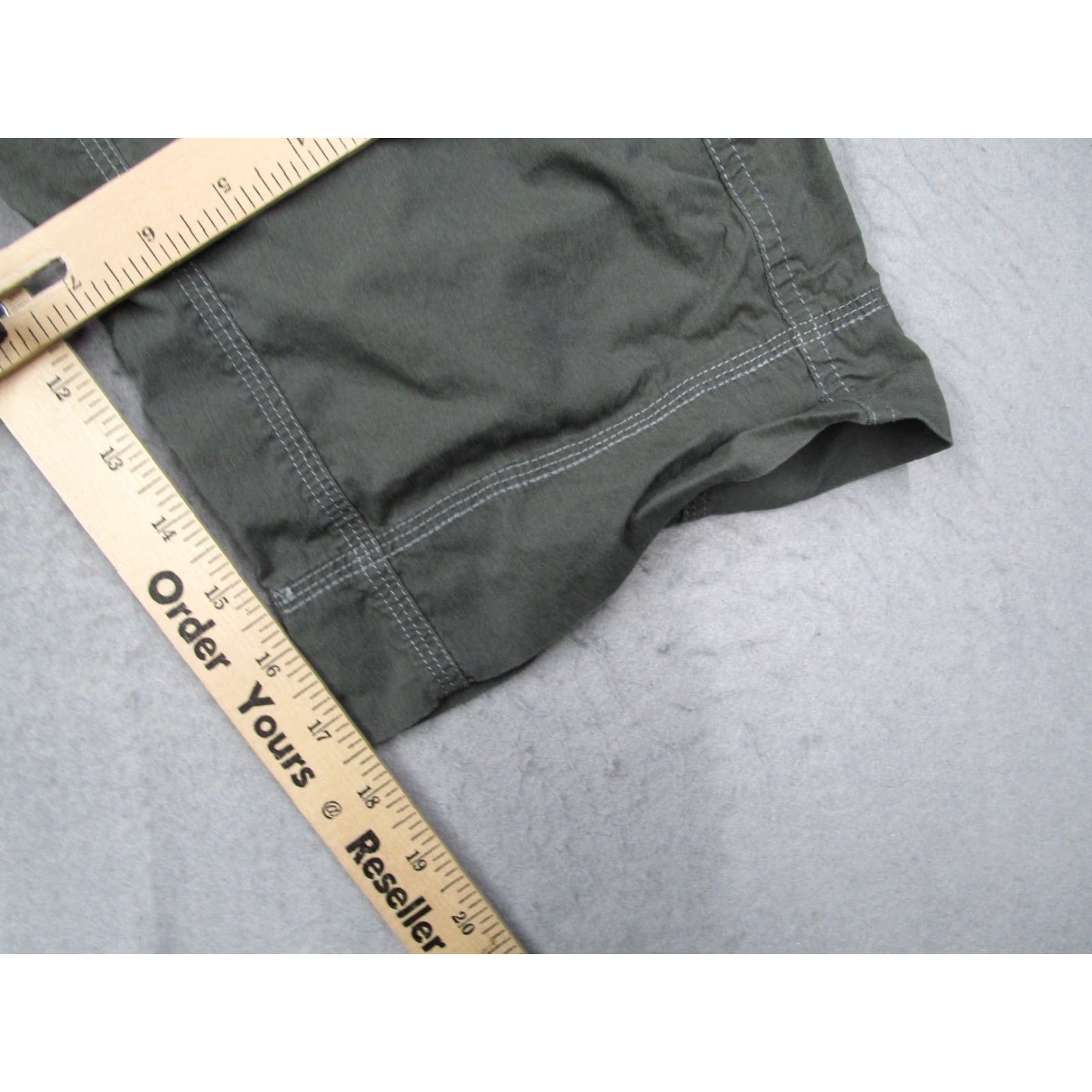 Vintage VINTAGE Kuhl Cargo Pants Women’s 8 Green Capri Workwear Utility Hiking Casual Fall Spring Summer Winter Size 30" / US 8 / IT 44 - 7 Thumbnail