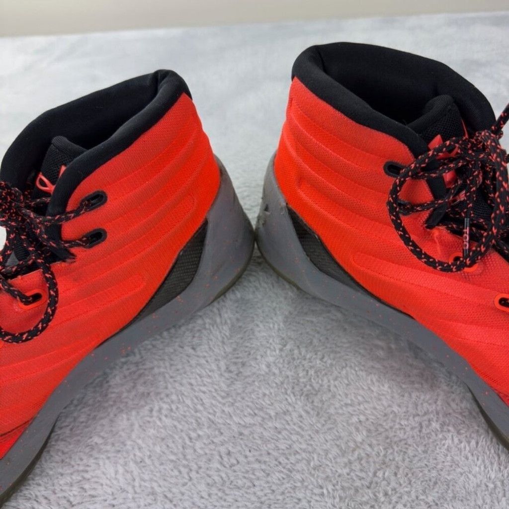 Under Armour Under Armour Men’s Size 13 US/12 UK/47.5 EU Curry 3 Bolt Ora Size US 13 / EU 46 - 15 Thumbnail