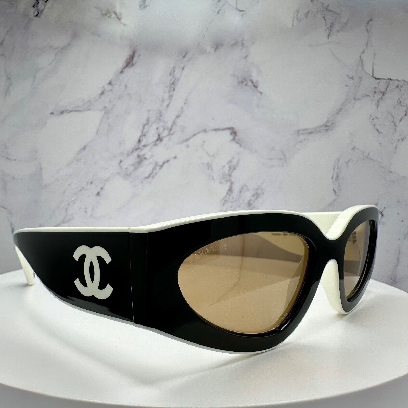 New CHANEL Black White Cat Eye Sunglasses CC Logo Authentic