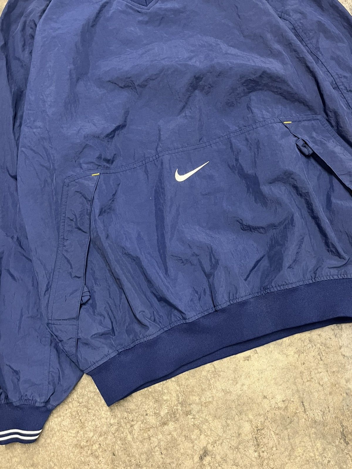 Nike Nike windbreaker center swoosh vintage 90s streetwear hype Size US XL / EU 56 / 4 - 6 Thumbnail