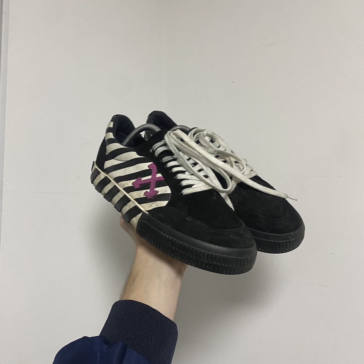 Off-White Off White Sneakers Size US 8 / EU 41 - 2 Thumbnail