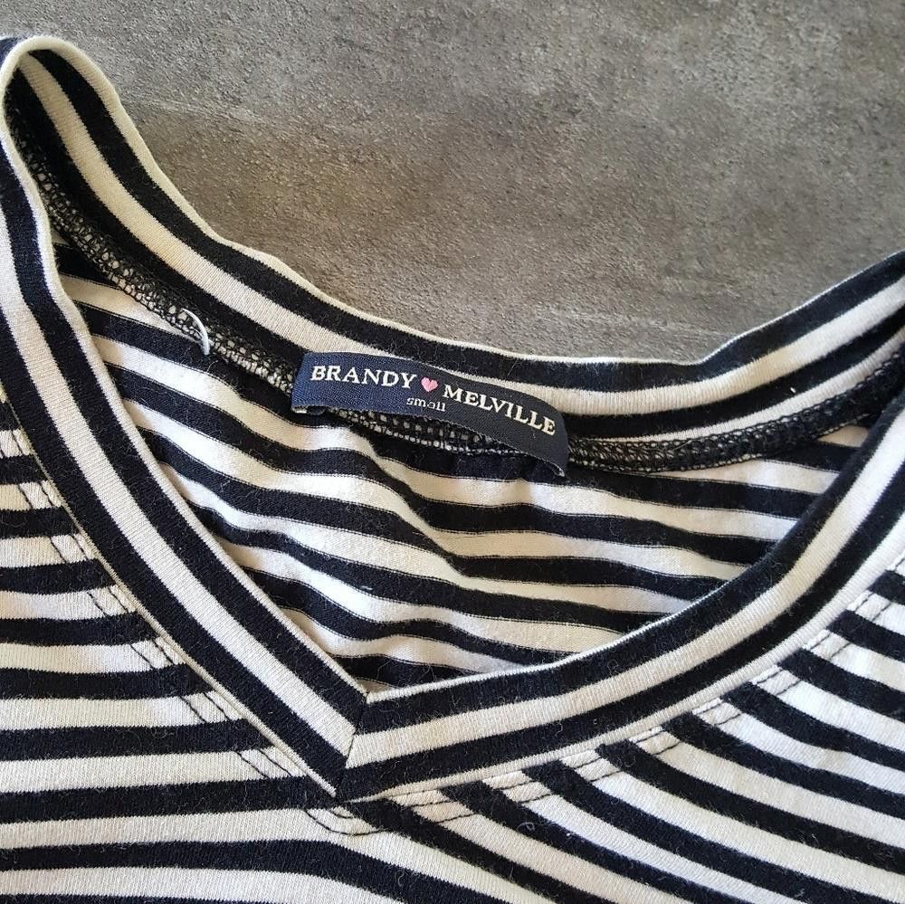 Designer Black Striped Melville Short Sleeve Vneck Size ONE SIZE - 4 Thumbnail