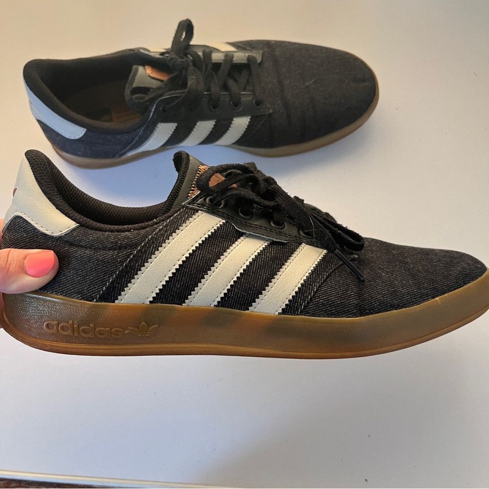 Adidas adidas men’s grey and white trainers sneakers size 8.5 Size US 8.5 / EU 41-42 - 3 Thumbnail