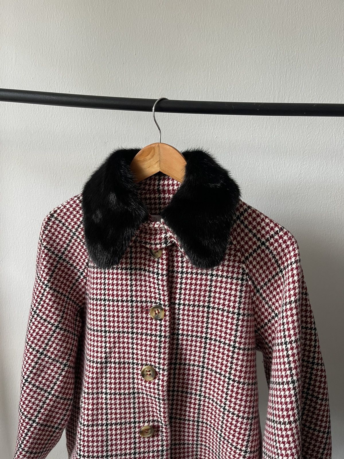 RED Valentino $2000 Red Velentino short Coat With Fur Collar 10 Size M / US 6-8 / IT 42-44 - 4 Thumbnail