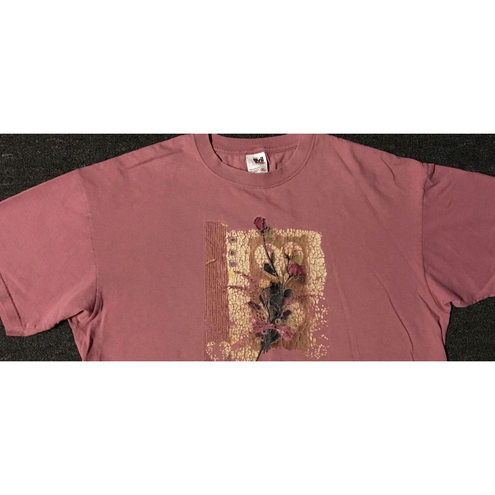 Vintage VINTAGE Love Nature Art Rose Grunge Punk 90s Shirt XL Men Red Heart Flowers Distressed T-Shirt Size US XL / EU 56 / 4 - 4 Thumbnail