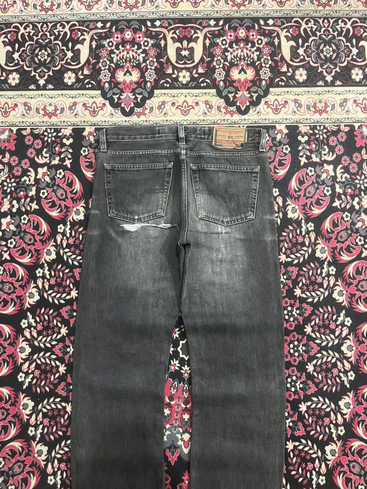 Diesel Vintage Diesel Industry Buttonfly Distressed Whisker Jeans Size 26" / US 2 / IT 38 - 9 Thumbnail
