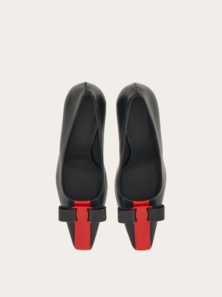 Salvatore Ferragamo o1s1rm0724 Vara Bow Leather Pumps in Black/Red Size US 6.5 / IT 36.5 - 2 Thumbnail