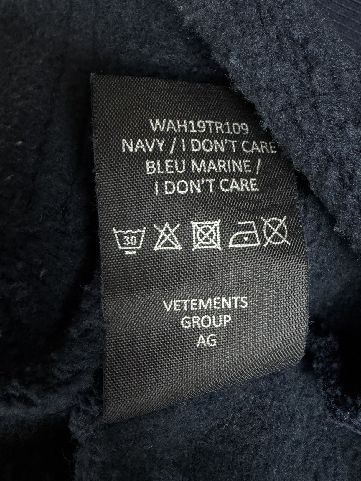 Vetements AW18 Vetements Hi I Don’t Care Thanks Hoodie Navy Demna Size US M / EU 48-50 / 2 - 10 Thumbnail