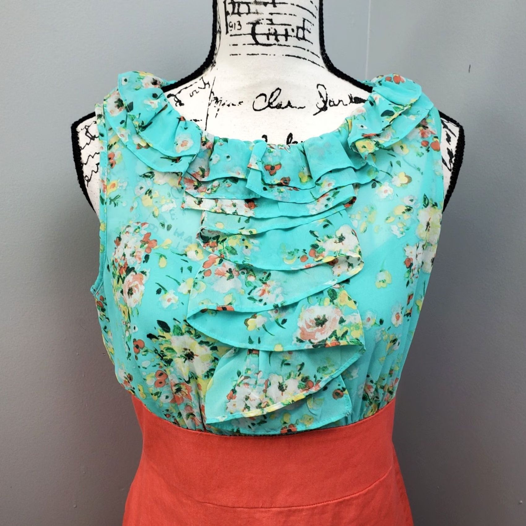 Alyx Alyx Bodycon Dress Womens 10 Multi Floral Sleeveless Round Neck Back Zip Dress Women Size 10 Floral Sleeveless Round Neck Zipper Knee Length Size L / US 10 / IT 46 - 3 Thumbnail