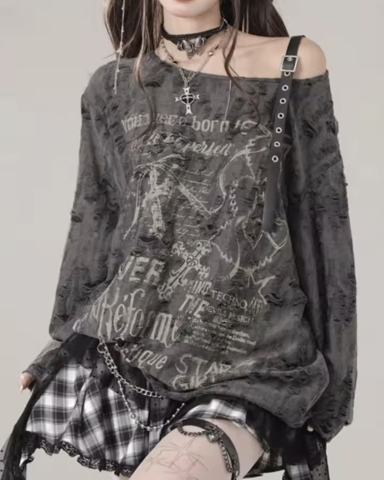 Japanese Brand Grunge Distressed Off-Shoulder Graphic Longsleeve Size XL / US 12-14 / IT 48-50 - 1 Thumbnail