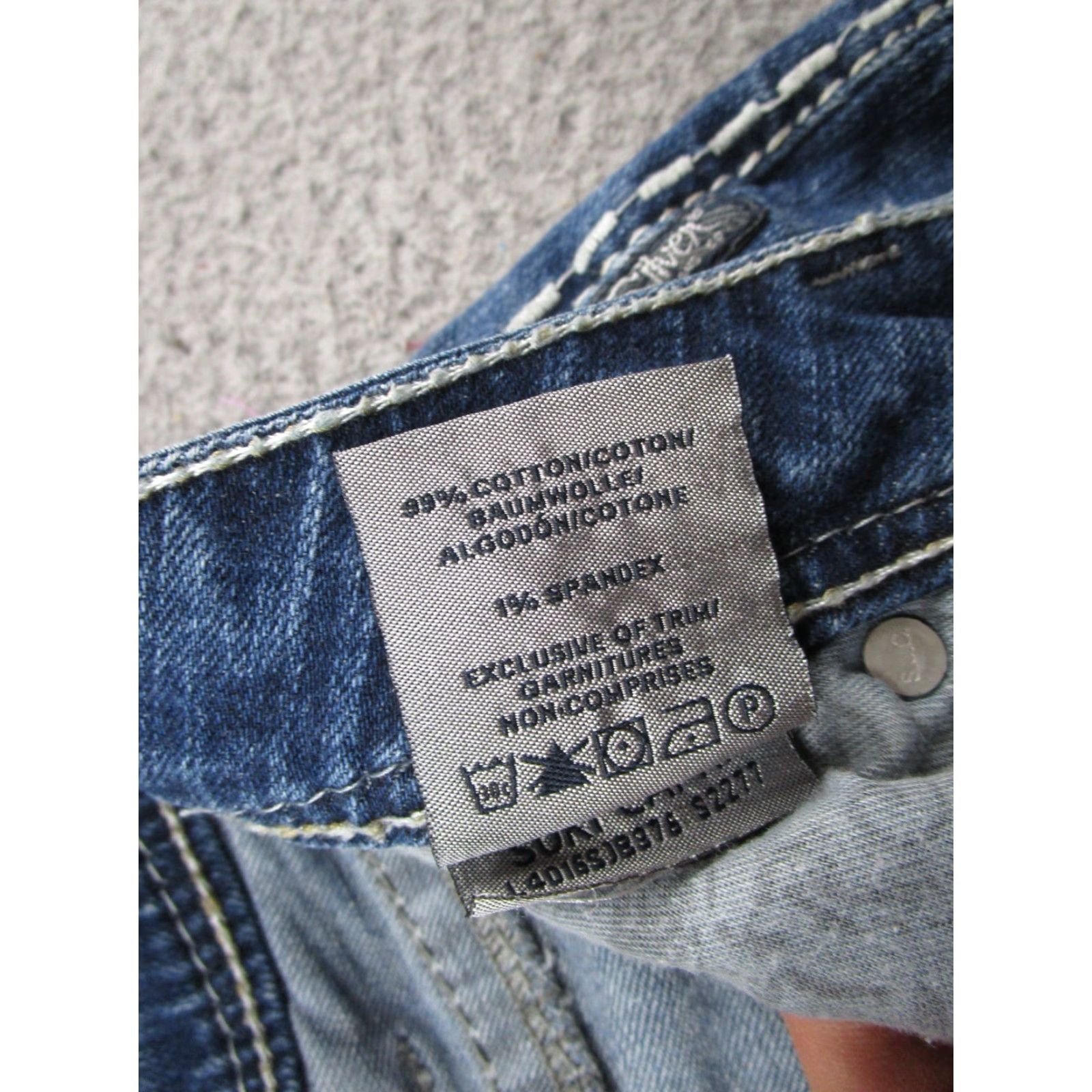 Silver Jeans Co. Silver Jeans Co Womens Capri Denim Jeans Suki Blue Stretch Size 30 Medium Wash Regular Pocket 5-Pocket Womens Jeans Size 30" / US 8 / IT 44 - 6 Thumbnail