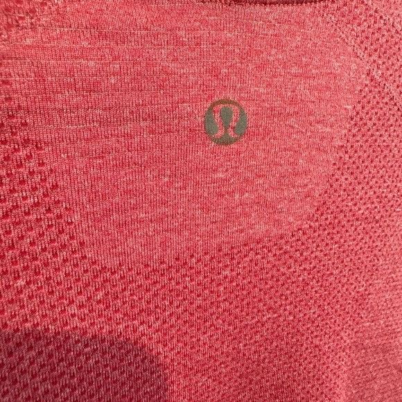 Lululemon Lululemon athletica Coral Short Sleeve Tee Sz Medium M Size US M / EU 48-50 / 2 - 3 Thumbnail