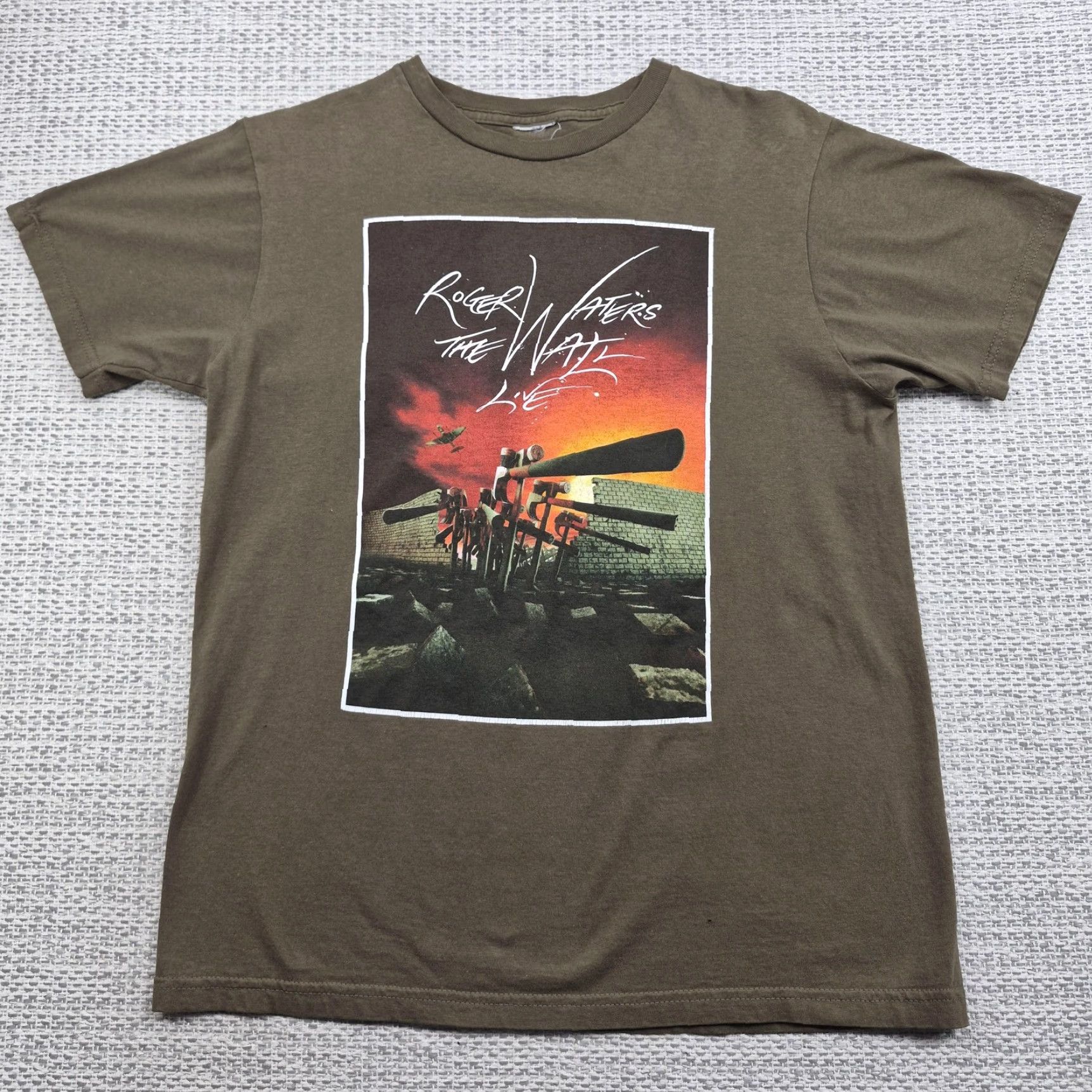 Vintage Roger Waters The Wall Live Shirt Adult S T-Shirt Concert Tour Pink Floyd Graphic Print Crew Neck Short Sleeve Brown Cotton Regular Mens Size US S / EU 44-46 / 1 - 2 Thumbnail