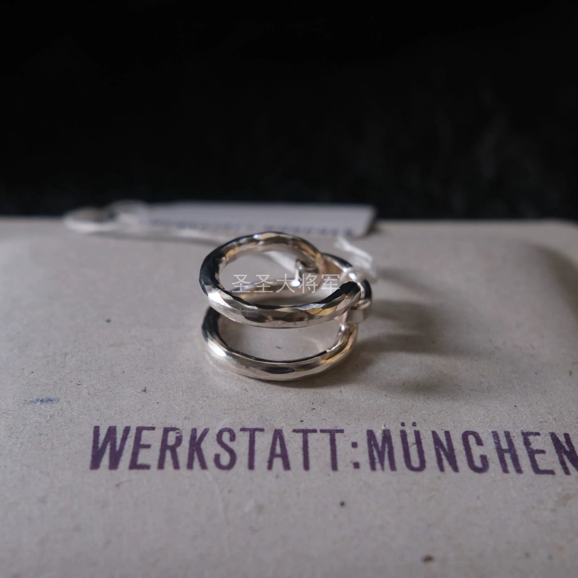 Werkstatt Munchen Werkstatt Munchen M1725 Polished Hammered Connecting Ring Size ONE SIZE - 6 Thumbnail