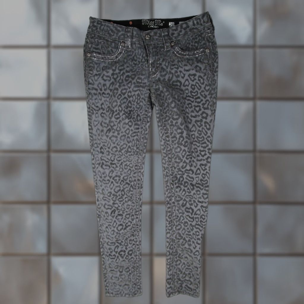 Miss Me MISS ME Jeans Women 29 Gray Leopard Signature Rise Skinny Denim 5-Pocket Low Rise Bedazzled Flap 29x33 Mens Womens Girls Boys? Size 29" - 1 Thumbnail