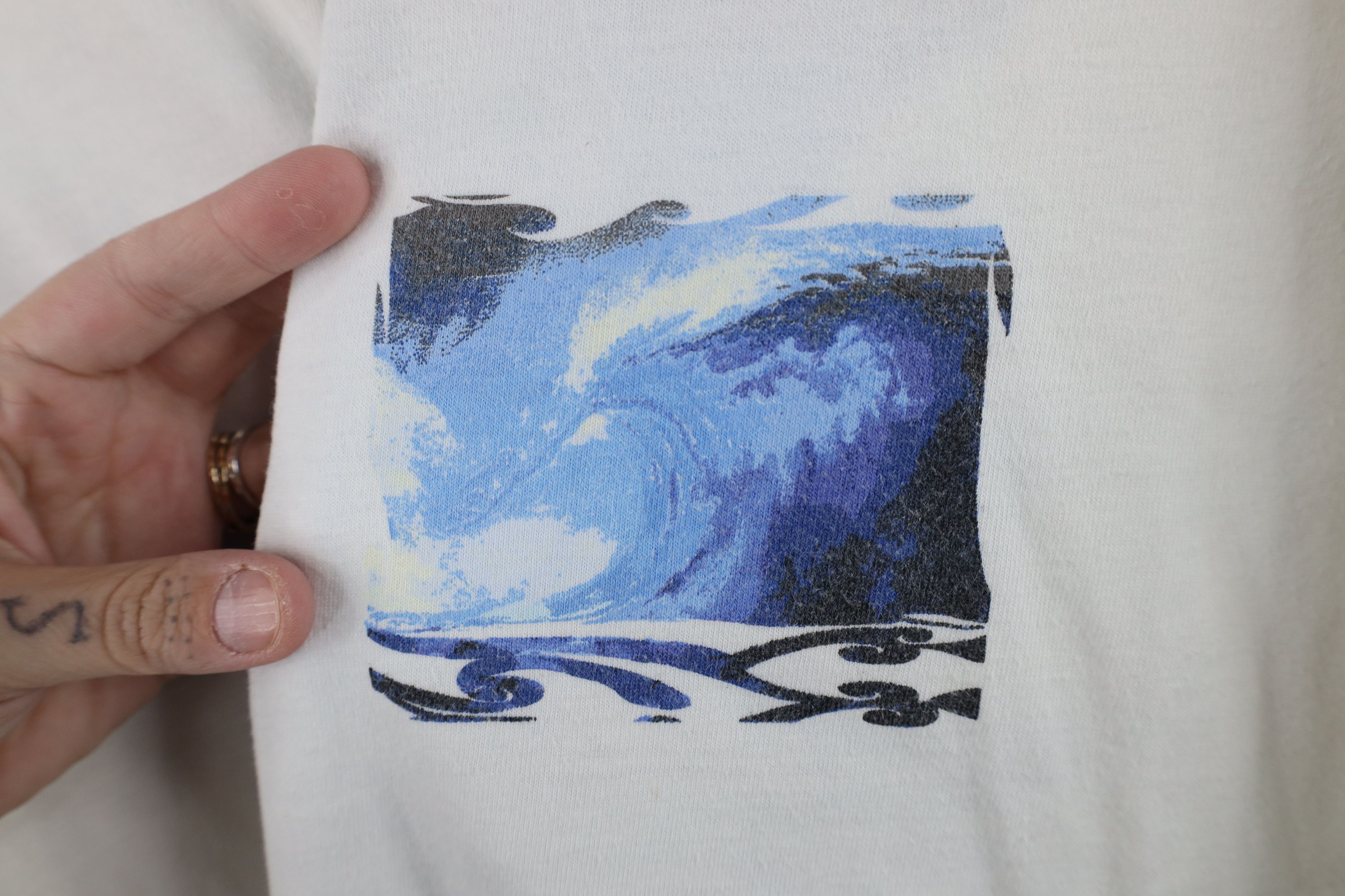 Vintage Vintage Y2K Streetwear Maui Hawaii Surf Wave T-Shirt White Size US XL / EU 56 / 4 - 9 Thumbnail