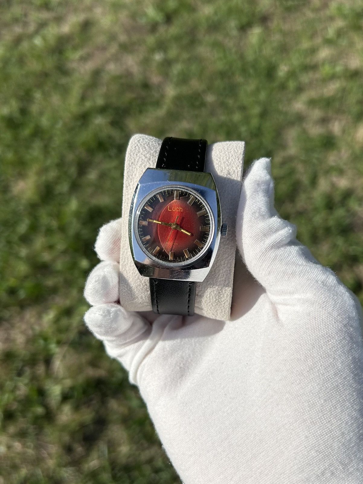 Vintage Vintage Watch Luch Soviet USSR Mechanical Retro 1970s Size ONE SIZE - 8 Thumbnail