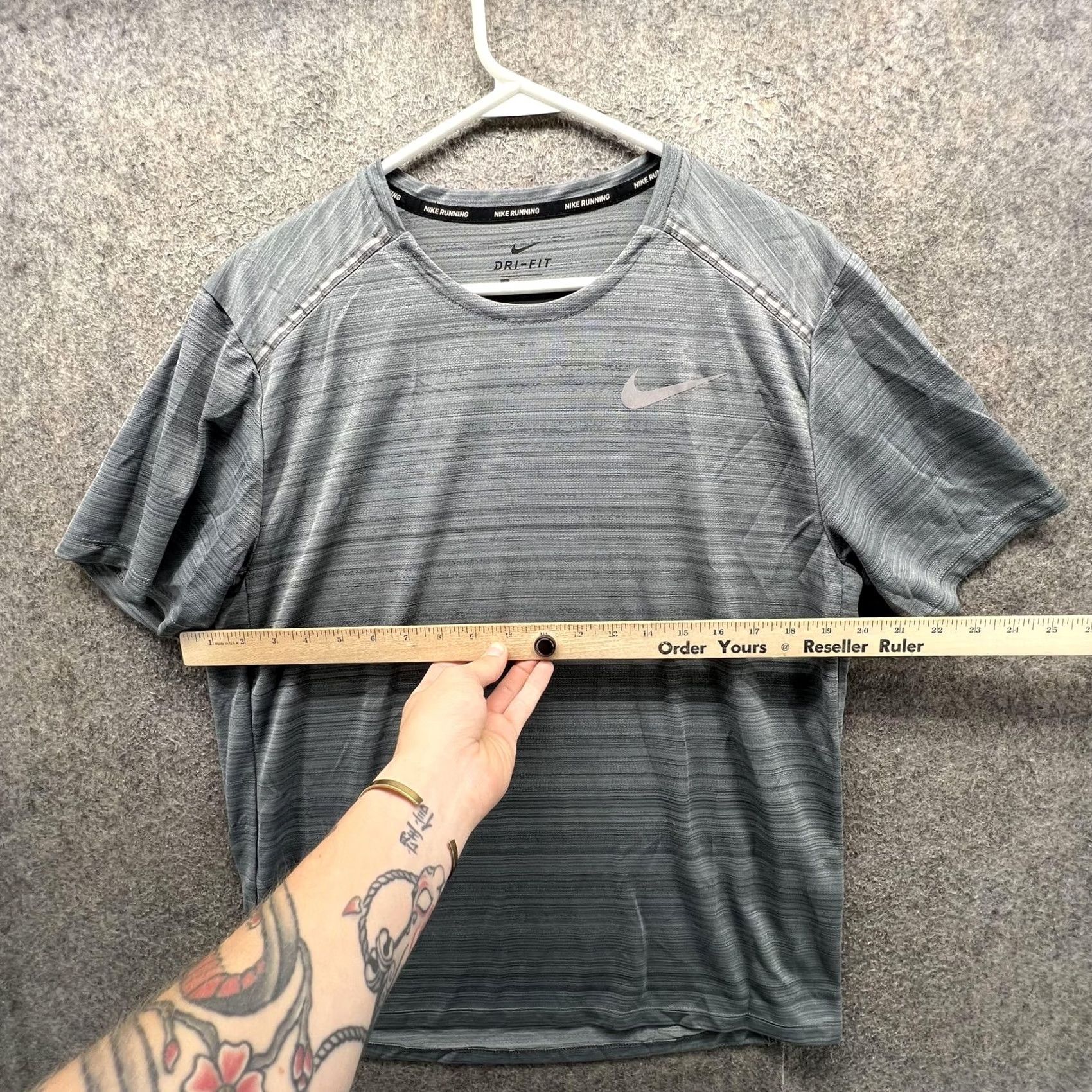Nike Nike Dri-FIT Shirt Mens Large Gray Short Sleeve Striped Running Top Size US L / EU 52-54 / 3 - 5 Thumbnail