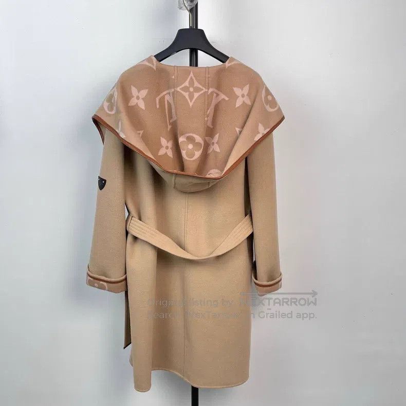 Louis Vuitton Louis Vuitton Cream presbyopic bathrobe coat Size M / US 6-8 / IT 42-44 - 2 Thumbnail