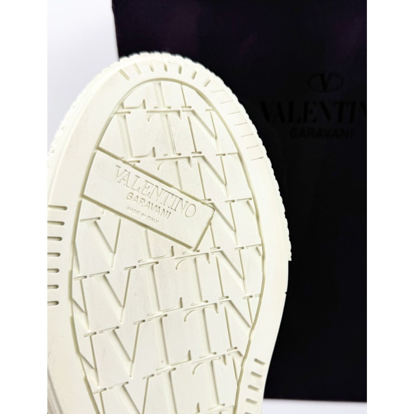 Valentino Size 40EU/7US - Valentino VLTN High Top White Sneakers Size US 7 / EU 40 - 8 Thumbnail